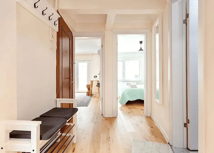 Cozy 2-Bedroom Apartment